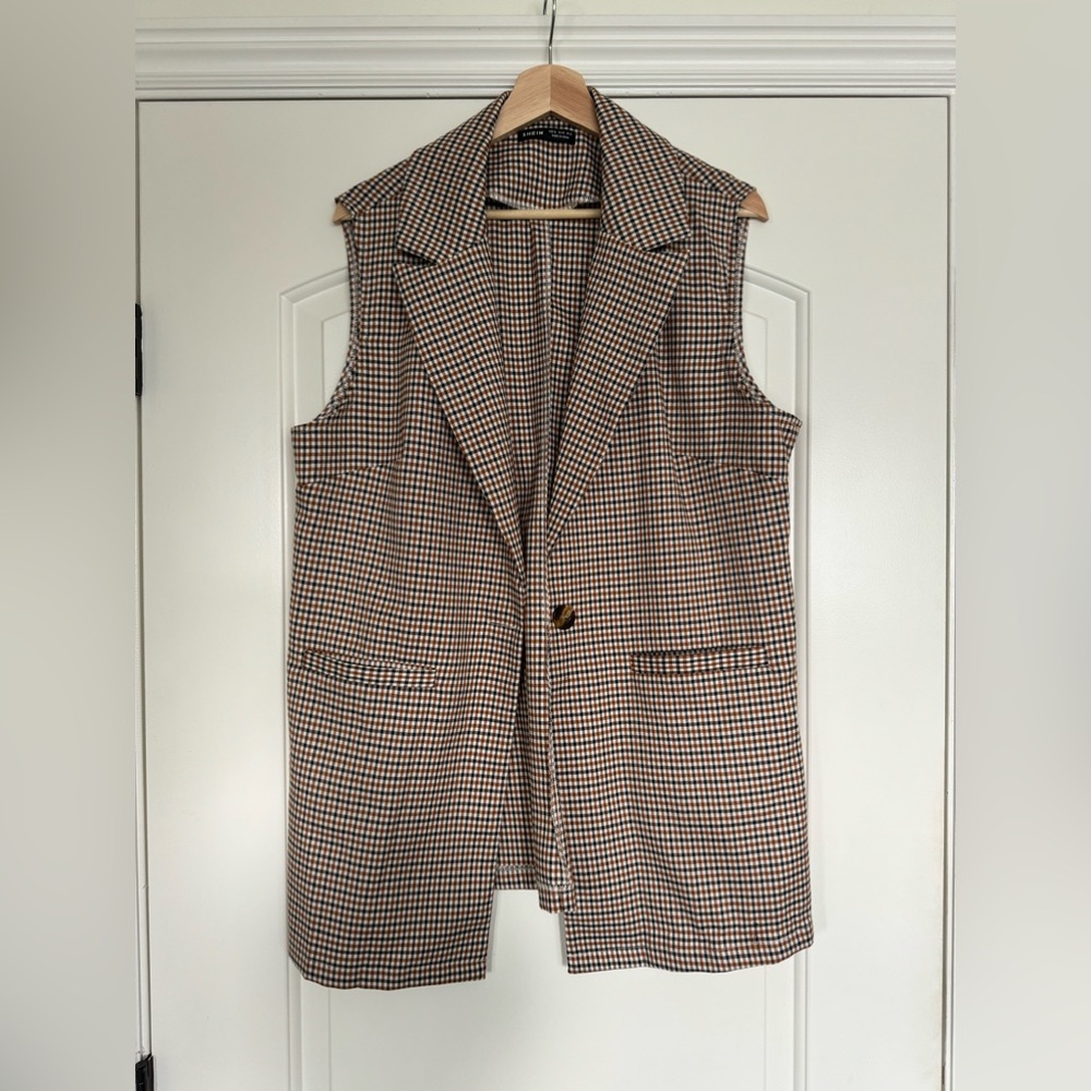SHEIN sleeveless vest